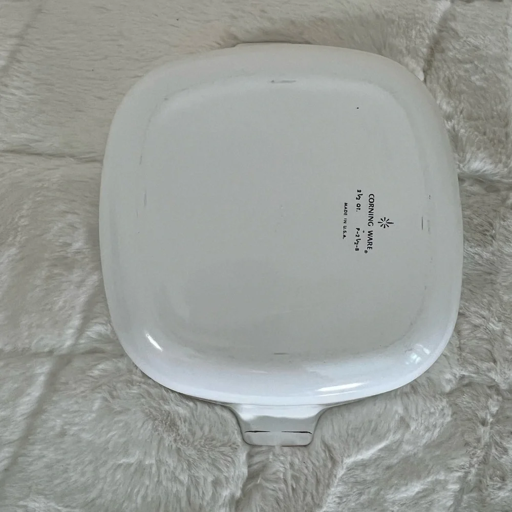 Vintage CorningWare Blue Cornflower P-2 1/2-B 2.5 Qt Casserole w Lid